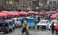 कश्मीर में रविवार तक हल्की बारिश का अनुमान, मौसम विभाग ने दी चेतावनी कश्मीर में रविवार तक हल्की बारिश का अनुमान, मौसम विभाग ने दी चेतावनी