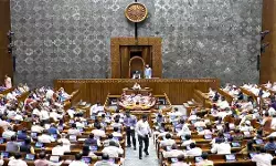 अंतरात्मा की आवाज पर भारी पड़ी विपक्षी एकजुटता, स्टालिन बोले- तमिलनाडु ने हराया दिल्ली का अहंकार अंतरात्मा की आवाज पर भारी पड़ी विपक्षी एकजुटता, स्टालिन बोले- तमिलनाडु ने हराया दिल्ली का अहंकार