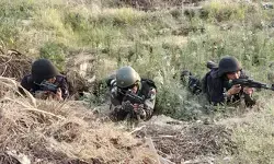 अयोध्या एयरपोर्ट पर आतंकी हमले से निपटने की तैयारी: सुरक्षा एजेंसियों ने की मॉक ड्रिल, परखी गई मुस्तैदी अयोध्या एयरपोर्ट पर आतंकी हमले से निपटने की तैयारी: सुरक्षा एजेंसियों ने की मॉक ड्रिल, परखी गई मुस्तैदी