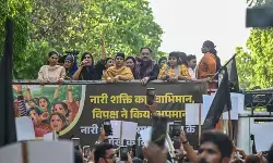 महिला आरक्षण बिल पर सियासी रार: भाजपा ने राहुल गांधी के घर के बाहर किया प्रदर्शन; पुलिस ने छोड़ी वाटर कैनन, कई नेता हिरासत में महिला आरक्षण बिल पर सियासी रार: भाजपा ने राहुल गांधी के घर के बाहर किया प्रदर्शन; पुलिस ने छोड़ी वाटर कैनन, कई नेता हिरासत में