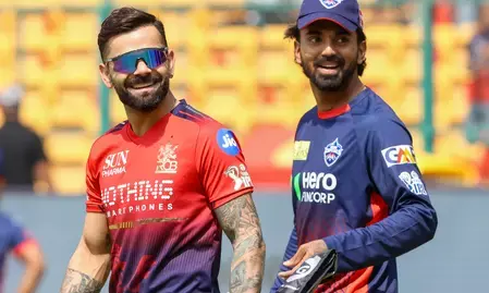 आईपीएल 2026: डीसी ने टॉस जीतकर चुनी गेंदबाजी, आरसीबी की नजर जीत की लय बरकरार रखने पर आईपीएल 2026: डीसी ने टॉस जीतकर चुनी गेंदबाजी, आरसीबी की नजर जीत की लय बरकरार रखने पर