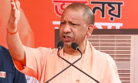 नारी सशक्तीकरण कोई विकल्प नहीं, बल्कि राष्ट्रनिर्माण की अनिवार्य आधारशिला : सीएम योगी नारी सशक्तीकरण कोई विकल्प नहीं, बल्कि राष्ट्रनिर्माण की अनिवार्य आधारशिला : सीएम योगी