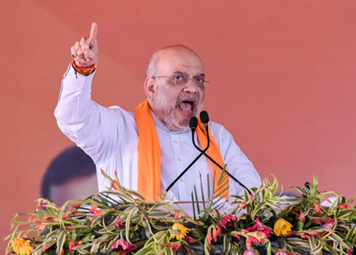तमिलनाडु में अमित शाह का दमदार रोड शो, चुनावी माहौल गरमाया तमिलनाडु में अमित शाह का दमदार रोड शो, चुनावी माहौल गरमाया