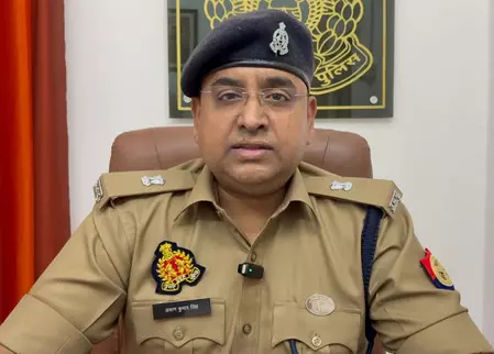 फर्रुखाबाद में भीषण अग्निकांड: भीषण आग में 15 घर जलकर खाक, कई मवेशी जिंदा जले; लाखों का नुकसान फर्रुखाबाद में भीषण अग्निकांड: भीषण आग में 15 घर जलकर खाक, कई मवेशी जिंदा जले; लाखों का नुकसान