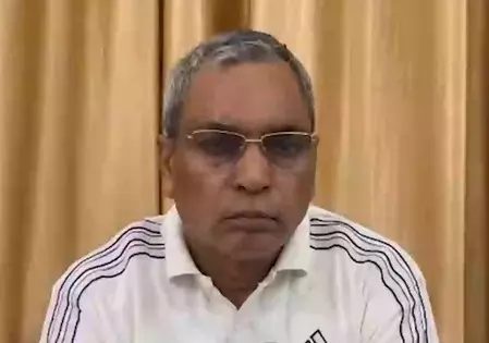 पत्नी के लिए स्टैंड नहीं ले पाए...: ओपी राजभर का अखिलेश यादव पर तीखा पलटवार, महिला आरक्षण पर छिड़ी जंग पत्नी के लिए स्टैंड नहीं ले पाए...: ओपी राजभर का अखिलेश यादव पर तीखा पलटवार, महिला आरक्षण पर छिड़ी जंग