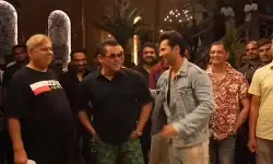सलमान खान के सामने डांस करने में घबराए वरुण धवन, व्याह करवा दो जी का बीटीएस वीडियो किया साझा सलमान खान के सामने डांस करने में घबराए वरुण धवन, व्याह करवा दो जी का बीटीएस वीडियो किया साझा