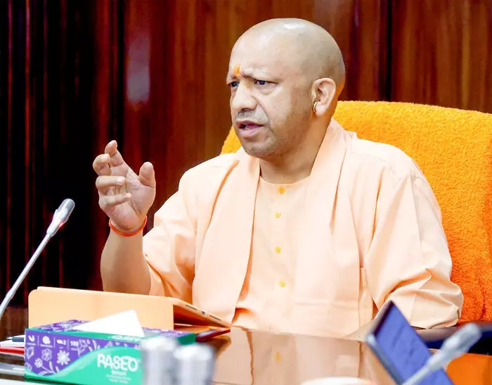 उत्तर प्रदेश में 40 आईएएस अफसर किए गए इधर से उधर, 15 जिलों के डीएम भी बदले उत्तर प्रदेश में 40 आईएएस अफसर किए गए इधर से उधर, 15 जिलों के डीएम भी बदले