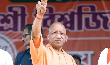 बंगाल में योगी का हुंकार: बोले- नौजवान परेशान और उद्योग चौपट, ममता दीदी सिर्फ तुष्टीकरण में व्यस्त; बीजेपी के पक्ष में लहर का दावा