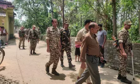 चुनाव आयोग का बड़ा आदेश: पश्चिम बंगाल और तमिलनाडु में मतदान से 48 घंटे पहले ड्राई डे लागू, शराब की बिक्री पर पूर्ण प्रतिबंध चुनाव आयोग का बड़ा आदेश: पश्चिम बंगाल और तमिलनाडु में मतदान से 48 घंटे पहले ड्राई डे लागू, शराब की बिक्री पर पूर्ण प्रतिबंध
