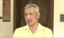 फर्जी सर्टिफिकेट बनाकर 14 साल तक भारत में रहा पाकिस्तानी आतंकी, पूर्व डीजीपी ने उठाए सवाल फर्जी सर्टिफिकेट बनाकर 14 साल तक भारत में रहा पाकिस्तानी आतंकी, पूर्व डीजीपी ने उठाए सवाल