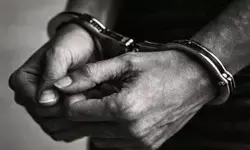 गुजरात: सूरत में 1.07 करोड़ रुपए के एम्बरग्रीस के साथ यूपी के तीन युवक गिरफ्तार