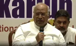 कांग्रेस अध्यक्ष खड़गे का विवादित बयान, प्रधानमंत्री को आतंकवादी और एआईएडीएमके-भाजपा गठबंधन को बताया खतरा