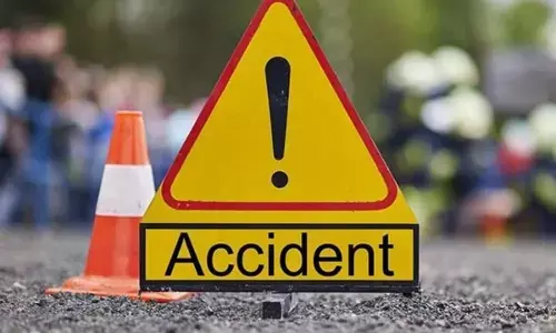 बड़वानी सड़क हादसा : शादी की खुशियां मातम में बदली, 5 की मौत बड़वानी सड़क हादसा : शादी की खुशियां मातम में बदली, 5 की मौत