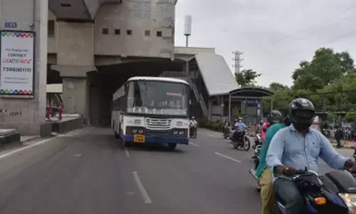 तेलंगाना आरटीसी कर्मचारी हड़ताल पर जाने के लिए तैयार तेलंगाना आरटीसी कर्मचारी हड़ताल पर जाने के लिए तैयार