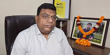 पहलगाम बरसी: कानपुर के लाल शुभम द्विवेदी की याद में रो पड़ा परिवार, बेटे की कमी कोई पूरी नहीं कर सकता पहलगाम बरसी: कानपुर के लाल शुभम द्विवेदी की याद में रो पड़ा परिवार, बेटे की कमी कोई पूरी नहीं कर सकता
