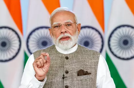 गुजरात: वलसाड में भीषण सड़क हादसा, 6 की मौत; PM मोदी ने जताया दुख गुजरात: वलसाड में भीषण सड़क हादसा, 6 की मौत; PM मोदी ने जताया दुख