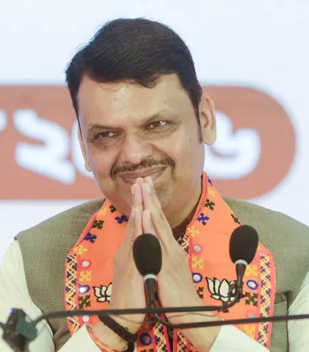 महाराष्ट्र सरकार ने 2.56 लाख करोड़ रुपए की 18 परियोजनाओं को मंजूरी दी; 1 लाख से ज्यादा रोजगार मिलने की उम्मीद महाराष्ट्र सरकार ने 2.56 लाख करोड़ रुपए की 18 परियोजनाओं को मंजूरी दी; 1 लाख से ज्यादा रोजगार मिलने की उम्मीद