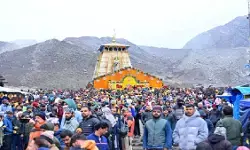 केदारनाथ धाम के कपाट खुले, सीएम धामी ने की पूजा, जय बाबा केदार के जयघोष के बीच यात्रा का शुभारंभ केदारनाथ धाम के कपाट खुले, सीएम धामी ने की पूजा, जय बाबा केदार के जयघोष के बीच यात्रा का शुभारंभ