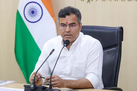 दिल्ली में मानसून की तैयारियां तेज: 57.68 फीसदी डी-सिल्टिंग कार्य पूरा, 76 प्रमुख नालों पर विशेष फोकस दिल्ली में मानसून की तैयारियां तेज: 57.68 फीसदी डी-सिल्टिंग कार्य पूरा, 76 प्रमुख नालों पर विशेष फोकस