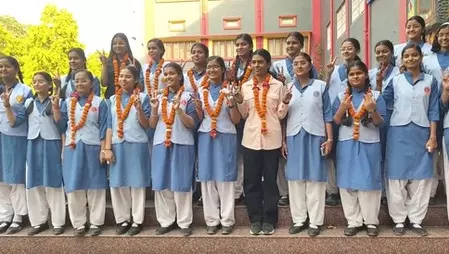 यूपी बोर्ड रिजल्ट : आराध्या जायसवाल ने 12वीं में 96.33 प्रतिशत लाकर पाई 9वीं रैंक, वकील बनना सपना यूपी बोर्ड रिजल्ट : आराध्या जायसवाल ने 12वीं में 96.33 प्रतिशत लाकर पाई 9वीं रैंक, वकील बनना सपना
