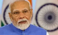 नरेन्द्र मोदी पहले हैं या देश? नरेन्द्र मोदी पहले हैं या देश?