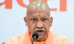 लखीमपुर खीरी में हुए सड़क हादसे पर सीएम योगी ने जताया दुख, मृतकों के परिजनों के लिए आर्थिक मदद का ऐलान लखीमपुर खीरी में हुए सड़क हादसे पर सीएम योगी ने जताया दुख, मृतकों के परिजनों के लिए आर्थिक मदद का ऐलान