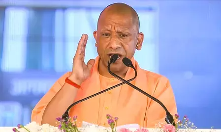 UP: मिर्जापुर में भीषण सड़क हादसे में 11 लोगों की मौत : सीएम योगी ने जताया दुख, अधिकारियों को दिए उचित दिशा-निर्देश
