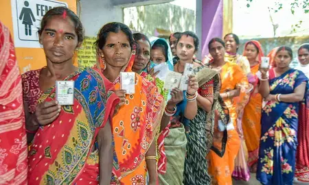बंगाल में 3 बजे तक 78.77% और तमिलनाडु में 70% मतदान; सुरक्षा के कड़े इंतजाम