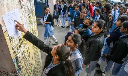 यूपी बोर्ड के रिजल्ट में लड़कियों का दबदबा, 10वीं में कशिश एवं अंशिका टॉपर, 12वीं में शिखा वर्मा ने मारी बाजी यूपी बोर्ड के रिजल्ट में लड़कियों का दबदबा, 10वीं में कशिश एवं अंशिका टॉपर, 12वीं में शिखा वर्मा ने मारी बाजी