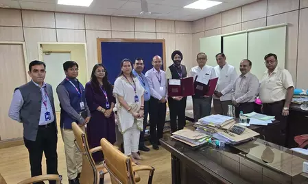 नोएडा प्राधिकरण के 4,800 कर्मियों को मिली बड़ी सौगात, मेडिकल इंश्योरेंस योजना लागू नोएडा प्राधिकरण के 4,800 कर्मियों को मिली बड़ी सौगात, मेडिकल इंश्योरेंस योजना लागू