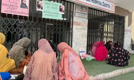 पाकिस्तानी सेना की ओर से नागरिकों को जबरन गायब किए जाने के खिलाफ बलूच छात्रों का विरोध प्रदर्शन जारी
