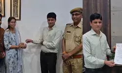 5.5 लाख रुपए का सोने का कंगन घंटों में बरामद, अजमेर के कॉन्सटेबल को दिया गया इनाम