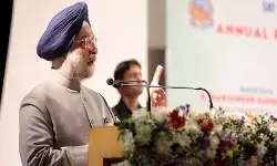 दिल्ली के उपराज्यपाल ने छात्रों से डिजिटल युग में बदलाव के सूत्रधार बनने का आह्वान किया दिल्ली के उपराज्यपाल ने छात्रों से डिजिटल युग में बदलाव के सूत्रधार बनने का आह्वान किया
