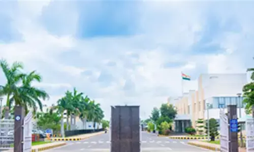 आंध्र प्रदेश परिषद के अध्यक्ष ने एमएलसी का इस्तीफा खारिज किया आंध्र प्रदेश परिषद के अध्यक्ष ने एमएलसी का इस्तीफा खारिज किया