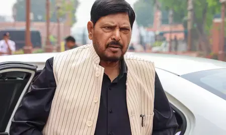 पश्चिम बंगाल और तमिलनाडु में रिकॉर्ड वोटिंग से लोकतंत्र मजबूत, आठवले ने सुरक्षा व्यवस्था को बताया अहम कारण