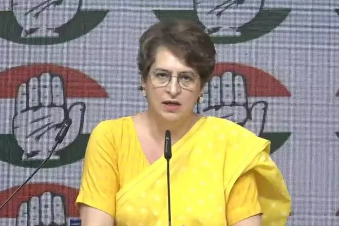प्रियंका गांधी का भाजपा पर प्रहार: पीड़ित को प्रताड़ित करना ही अब नई व्यवस्था प्रियंका गांधी का भाजपा पर प्रहार: पीड़ित को प्रताड़ित करना ही अब नई व्यवस्था