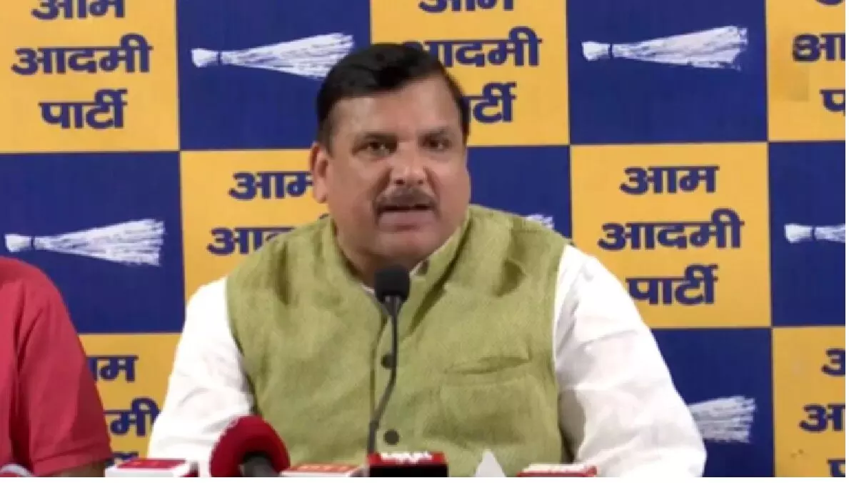 भाजपा में गए सातों सांसदों की सदस्यता समाप्त कराने के प्रयास में जुटी आप, उपराष्ट्रपति को लिखा पत्र भाजपा में गए सातों सांसदों की सदस्यता समाप्त कराने के प्रयास में जुटी आप, उपराष्ट्रपति को लिखा पत्र