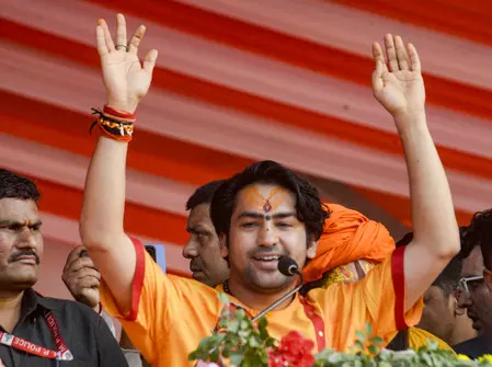 शिवाजी महाराज पर बागेश्वर बाबा का बयान: सीएम ने नकारा, महाराष्ट्र में भारी विरोध शिवाजी महाराज पर बागेश्वर बाबा का बयान: सीएम ने नकारा, महाराष्ट्र में भारी विरोध