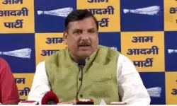 भाजपा में गए सातों सांसदों की सदस्यता समाप्त कराने के प्रयास में जुटी आप, उपराष्ट्रपति को लिखा पत्र भाजपा में गए सातों सांसदों की सदस्यता समाप्त कराने के प्रयास में जुटी आप, उपराष्ट्रपति को लिखा पत्र