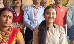 उत्तराखंड बोर्ड परिणाम: 12वीं में 98 प्रतिशत के साथ टॉपर बनीं गीतिका पंत, इंजीनियर बनने का सपना उत्तराखंड बोर्ड परिणाम: 12वीं में 98 प्रतिशत के साथ टॉपर बनीं गीतिका पंत, इंजीनियर बनने का सपना