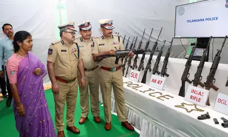 छत्तीसगढ़ के 47 माओवादियों ने तेलंगाना डीजीपी के सामने किया सरेंडर, भारी मात्रा में हथियार जमा छत्तीसगढ़ के 47 माओवादियों ने तेलंगाना डीजीपी के सामने किया सरेंडर, भारी मात्रा में हथियार जमा