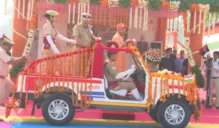 यूपी में सुरक्षा, सेवा और संकल्प का नया अध्याय, सीएम योगी ने आरक्षियों की दीक्षांत परेड का किया निरीक्षण यूपी में सुरक्षा, सेवा और संकल्प का नया अध्याय, सीएम योगी ने आरक्षियों की दीक्षांत परेड का किया निरीक्षण