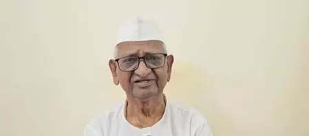 अन्ना हजारे ने की सख्त दलबदल विरोधी कानून की वकालत, 7 आप सांसदों के भाजपा में जाने पर बोले- जनता को सोचना होगा अन्ना हजारे ने की सख्त दलबदल विरोधी कानून की वकालत, 7 आप सांसदों के भाजपा में जाने पर बोले- जनता को सोचना होगा