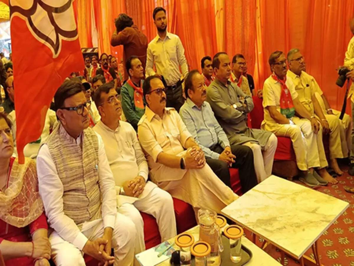 दिल्ली भाजपा अध्यक्ष और पार्टी के साथियों ने 4,562 स्थानों पर मन की बात कार्यक्रम सुना दिल्ली भाजपा अध्यक्ष और पार्टी के साथियों ने 4,562 स्थानों पर मन की बात कार्यक्रम सुना
