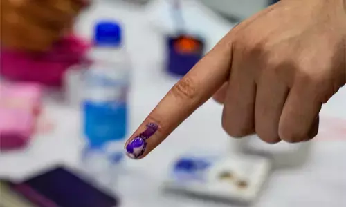 गुजरात में स्थानीय निकाय चुनाव को लेकर मतदान जारी, 20 हजार से अधिक उम्मीदवार मैदान में गुजरात में स्थानीय निकाय चुनाव को लेकर मतदान जारी, 20 हजार से अधिक उम्मीदवार मैदान में