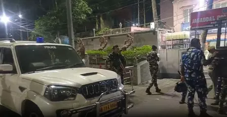 पश्चिम बंगाल के जगतदल में बवाल, तृणमूल और भाजपा कार्यकर्ता भिड़े, सीएपीएफ जवान समेत कई घायल पश्चिम बंगाल के जगतदल में बवाल, तृणमूल और भाजपा कार्यकर्ता भिड़े, सीएपीएफ जवान समेत कई घायल