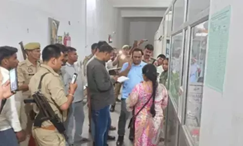 बदायूं में अवैध नर्सिंग होम में प्रसूता के सीने पर बैठकर कराया प्रसव, नवजात की मौत
