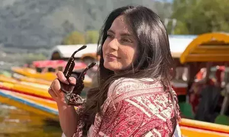 नीतू चंद्रा तलाश रहीं अच्छी फिल्में, हॉलीवुड तक के सफर पर बोलीं- काम पर ध्यान, एयरपोर्ट लुक्स के लिए टाइम नहीं