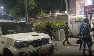 पश्चिम बंगाल के जगतदल में बवाल, तृणमूल और भाजपा कार्यकर्ता भिड़े, सीएपीएफ जवान समेत कई घायल