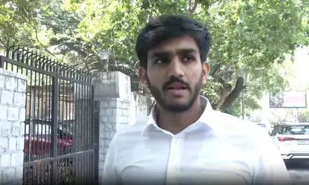 हंसराज कॉलेज में भारी बवाल: 30 छात्र सस्पेंड, डूसू अध्यक्ष बोले- प्रशासन की तानाशाही नहीं चलेगी.. हंसराज कॉलेज में भारी बवाल: 30 छात्र सस्पेंड, डूसू अध्यक्ष बोले- प्रशासन की तानाशाही नहीं चलेगी..